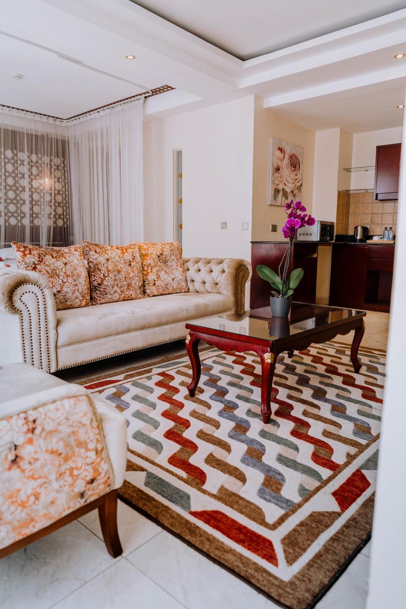 Saab Royale Hotel Nairobi Eksteriør billede