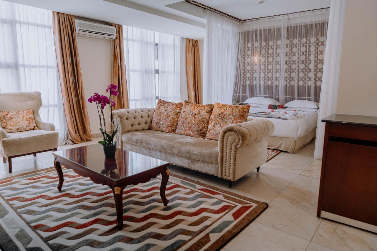 Saab Royale Hotel Nairobi Eksteriør billede