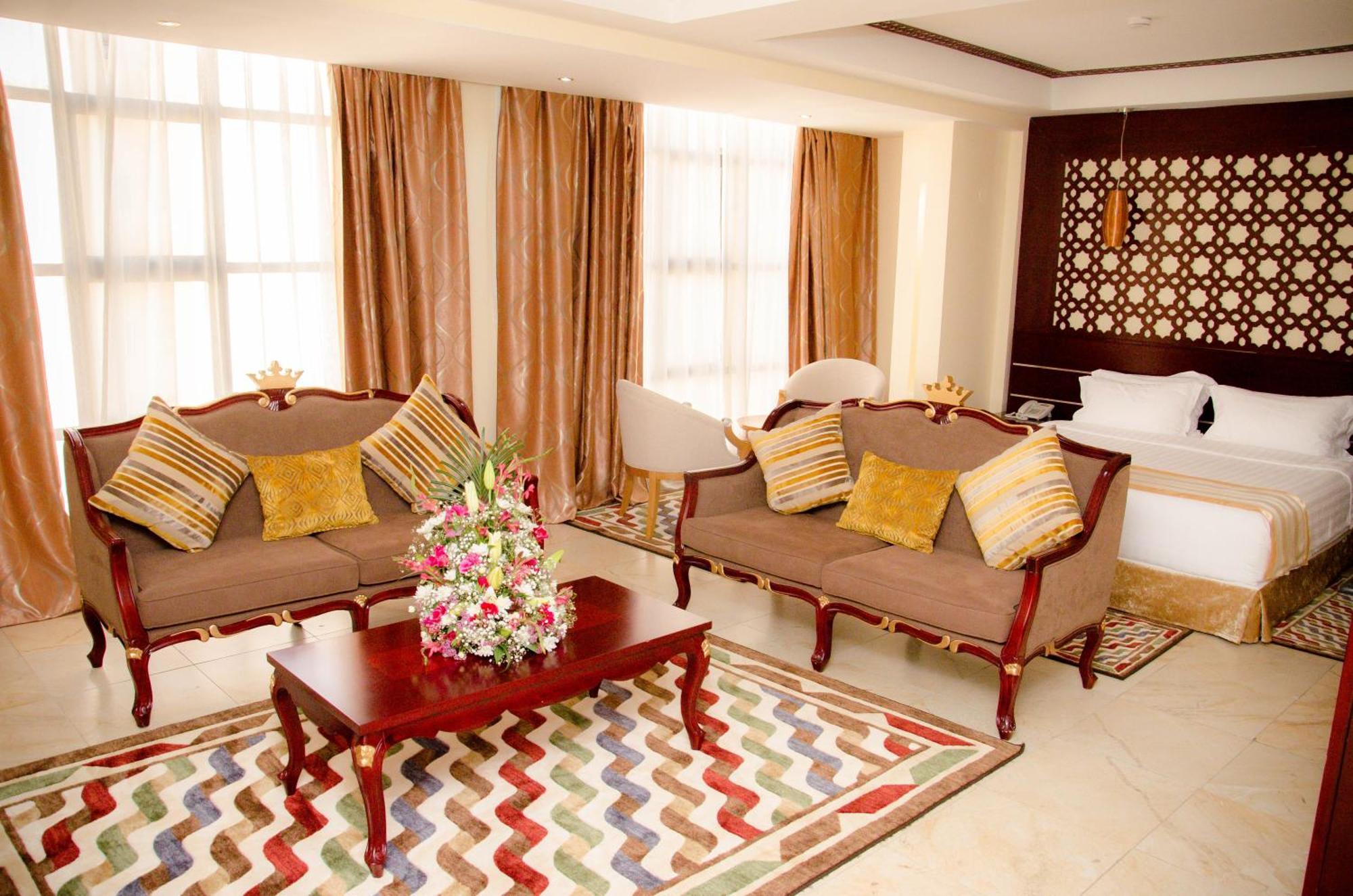 Saab Royale Hotel Nairobi Eksteriør billede